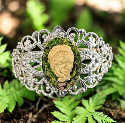 “Forest Crown” Moss & Wood Bracelet