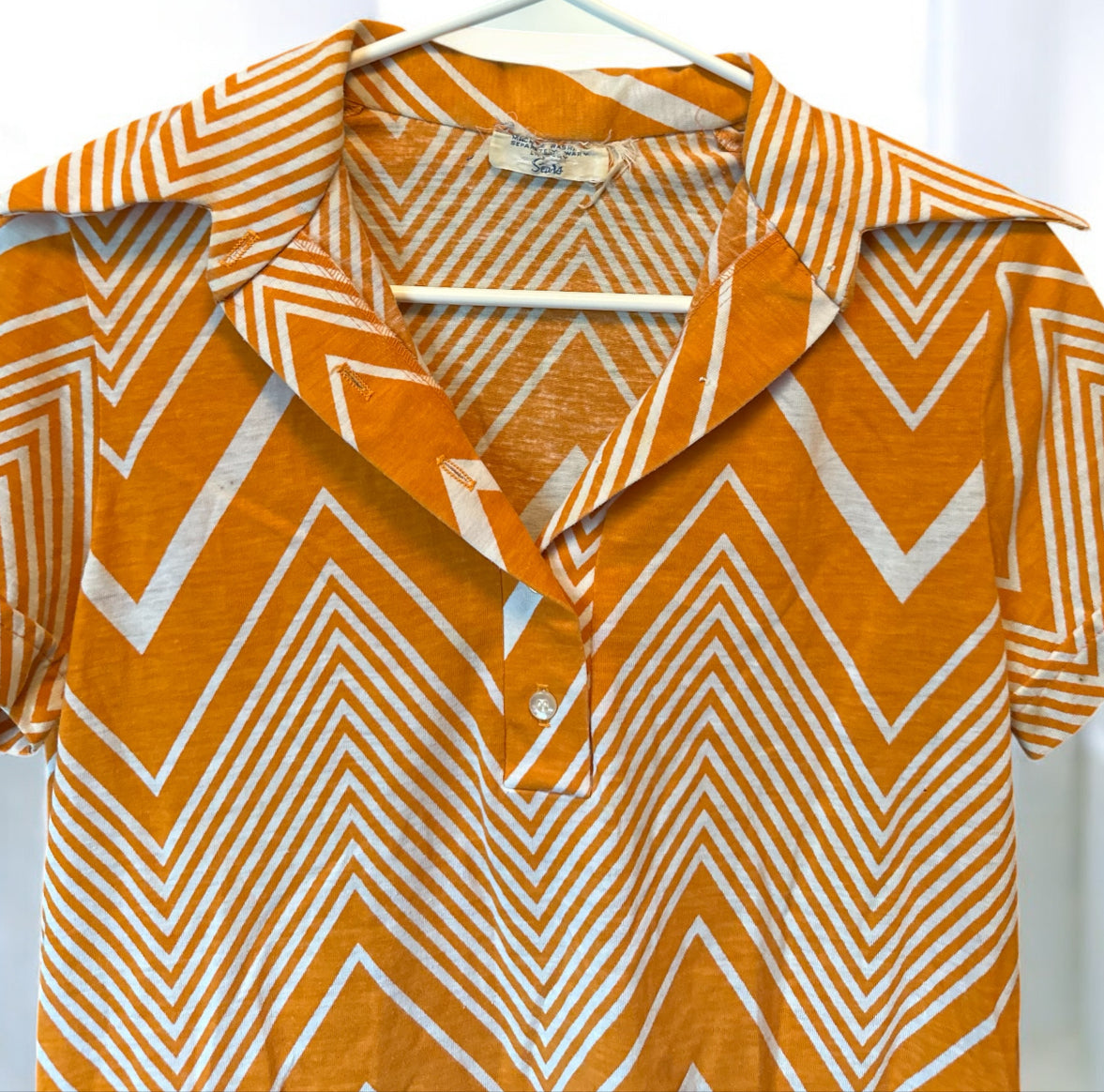 Vintage 1970s Sears Chevron Print Collared Top – Size Small